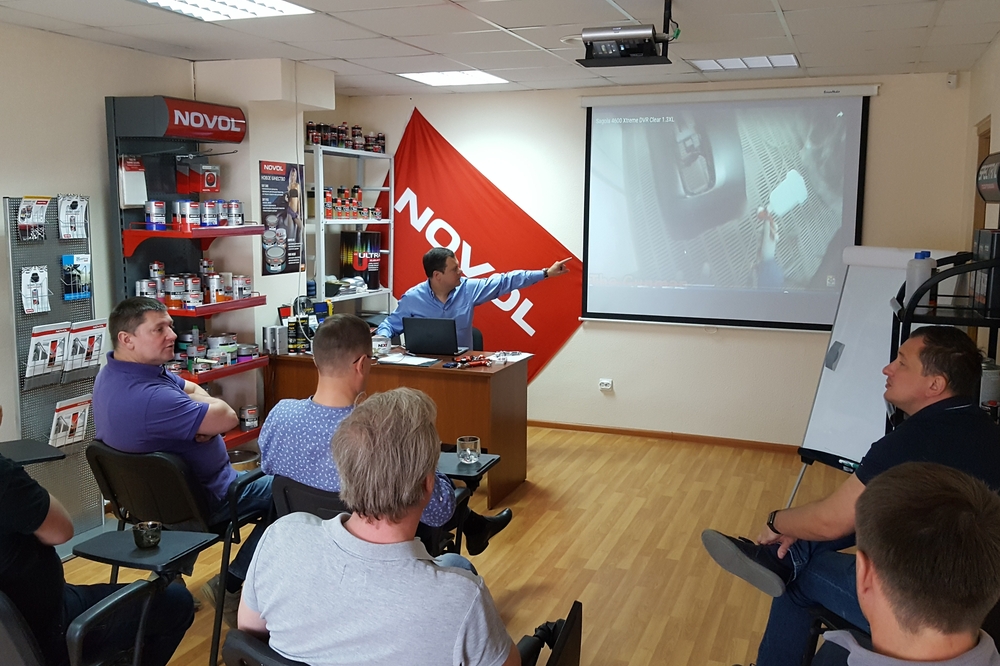 Sagola visita Finishing Group, su importador oficial en Rusia